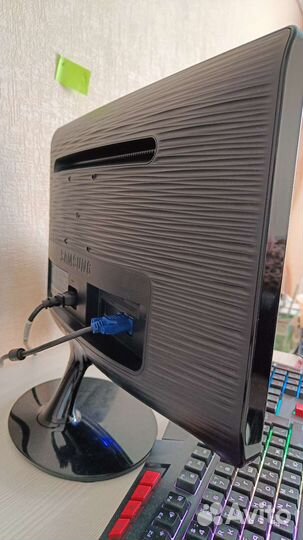 Монитор Samsung B2030N