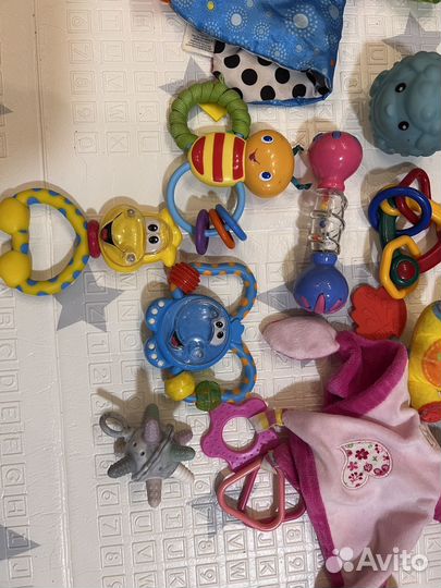 Игрушки для малыша пакетом