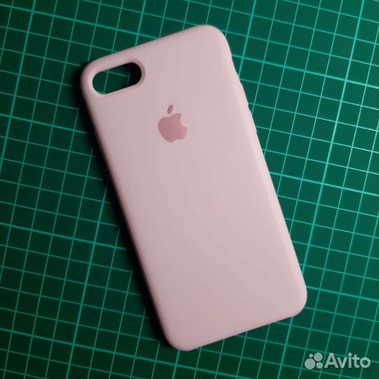 Чехлы на iPhone 7