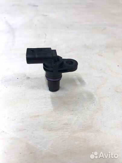 Датчик распредвала 04C907601 Passat B8