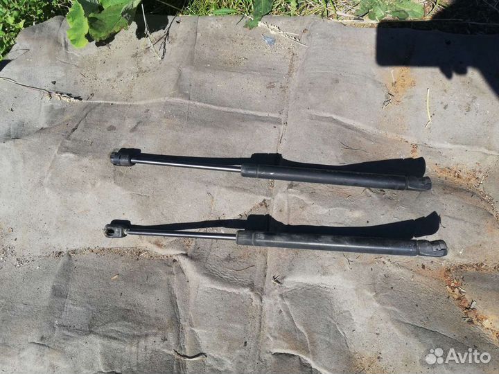 Амортизатор крышки багажника Шевроле Авео Т255