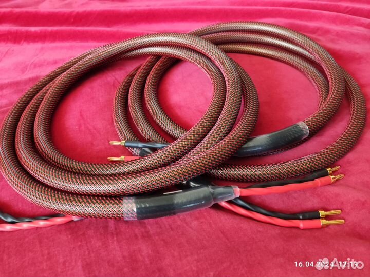 Акустический кабель van den hul mainsstream