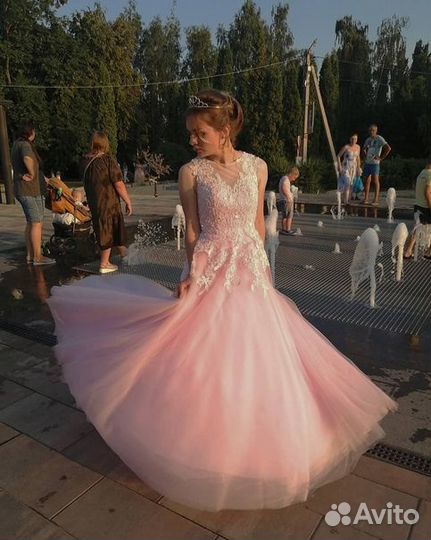 Выпускное платье в пол пышное