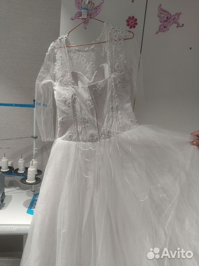 Свадебное платье 44 46 с рукавами