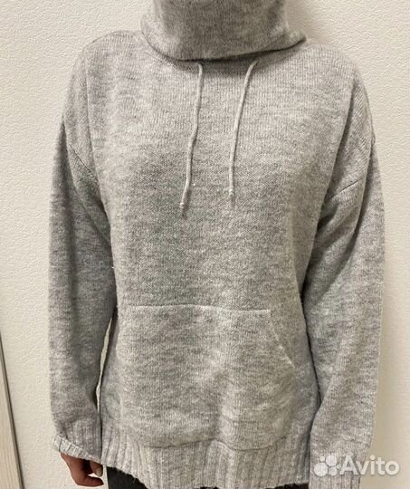 Свитер шерстяной женский