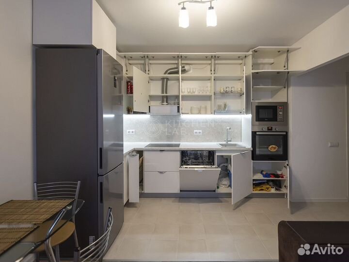 Кухонный гарнитур 'Bumblebee Fence' на заказ