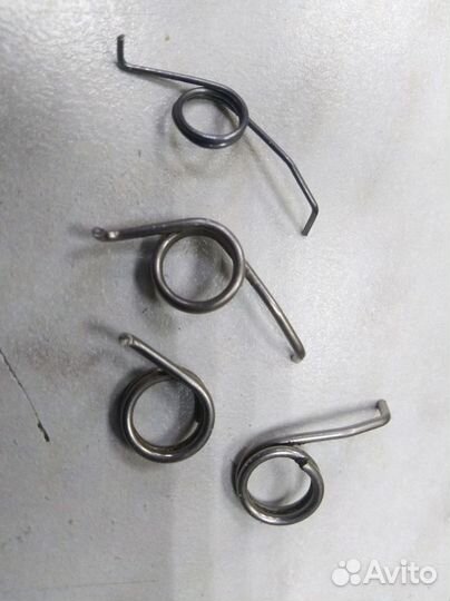 Пружинка для катушки Дайва 1000-4000