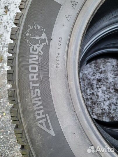 Armstrong Ski-Trac S 235/55 R19