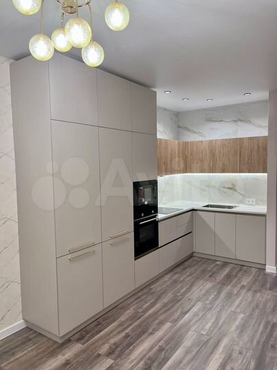 3-к. квартира, 85 м², 1/8 эт.