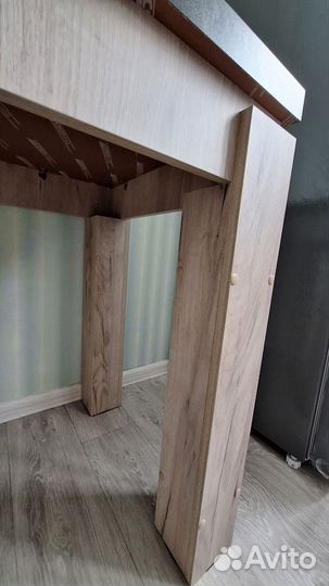 Кухонный стол