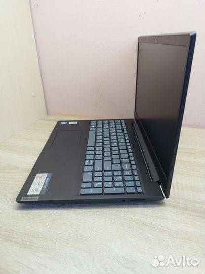 Ноутбук Lenovo 2020 года