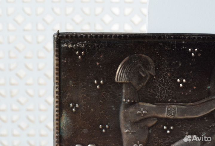 Чеканка СССР Девушка с кувшином Панно 14х21 винтаж