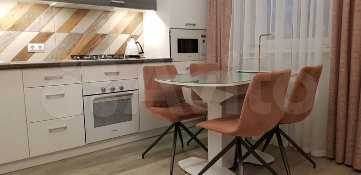 3-к. квартира, 80 м², 8/10 эт.