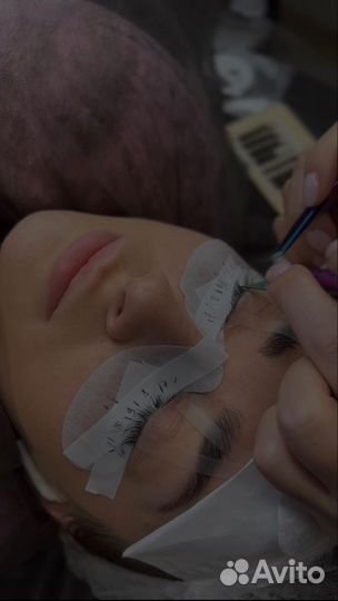 Модель Наращивание ресниц, ламинирование ресниц