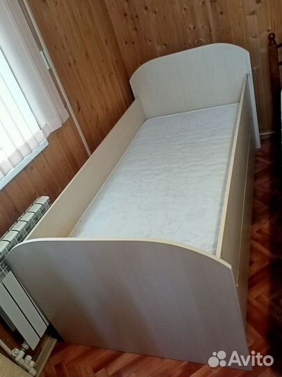Кровать односпальная
