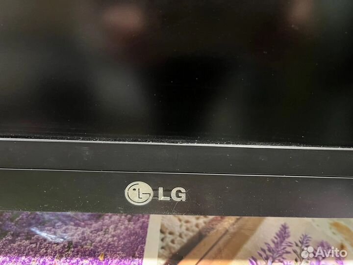 Монитор LG Flatron (Корея), диагональ 32