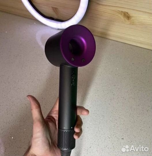 Фен Dyson + расчески dyson