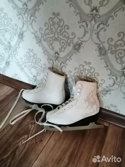 Коньки фигурные детские