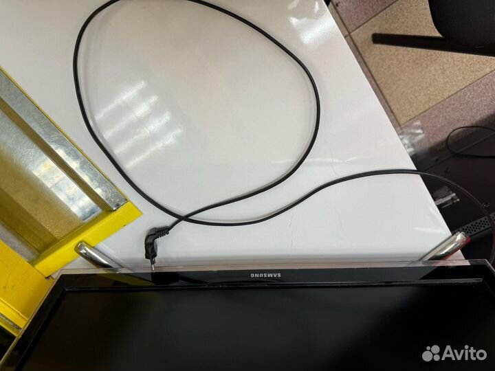 Телевизор Samsung UE22H5600AK