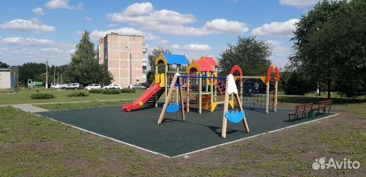 Бесшовное резиновое покрытие для детских площадок