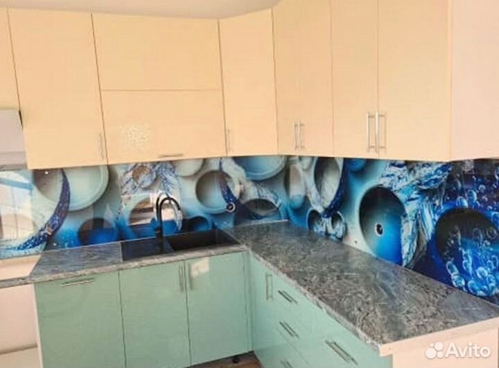 Стеклянный фартук на кухню