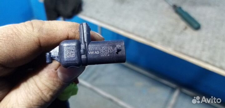 Датчик AIR BAG Skoda Rapid