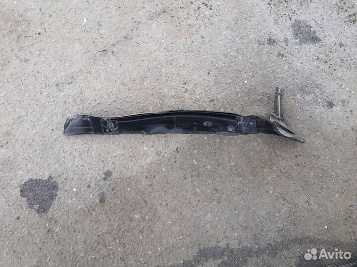 Пыльник крыла передний левый Audi Q7 4L