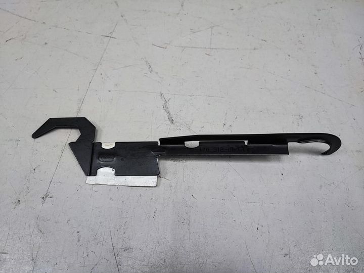 Кронштейн левой фары skoda octavia A5 новый оригин