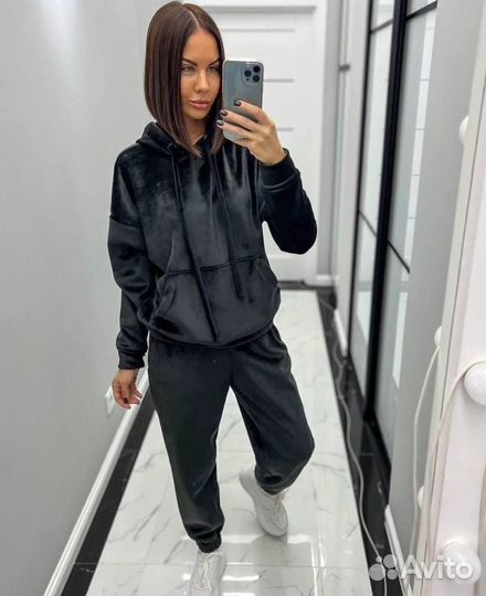 Спортивный костюм женский