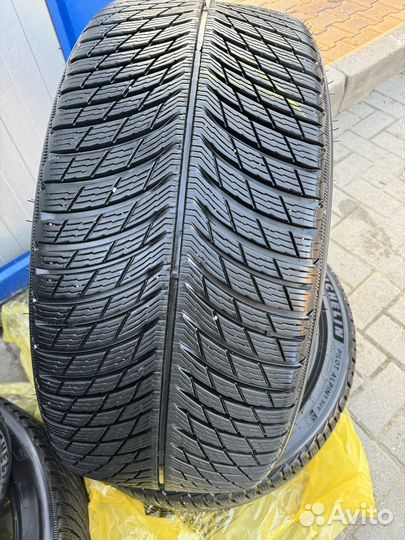 Michelin Pilot Alpin 5 SUV 285/35 R21 и 255/40 R21 105Y