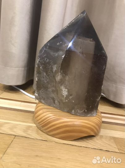 Светильник из горного хрусталя (темный) 3.3 кг