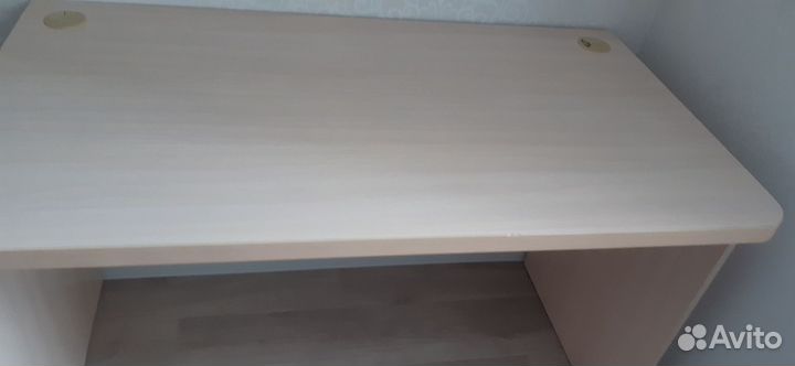 Письменный стол