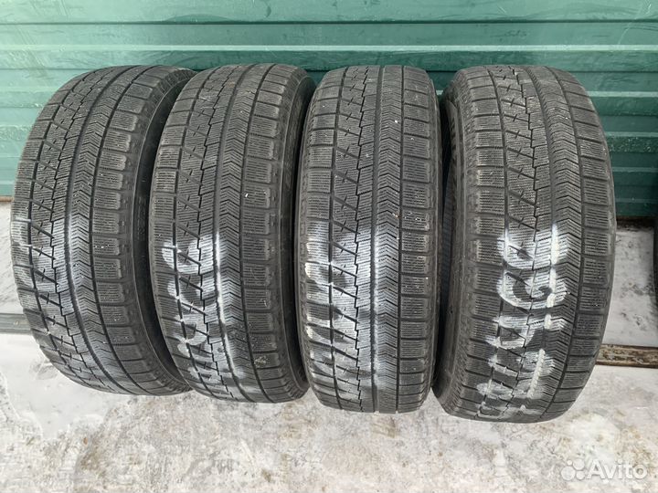 Bridgestone Blizzak VRX 215/60 R17 96Q