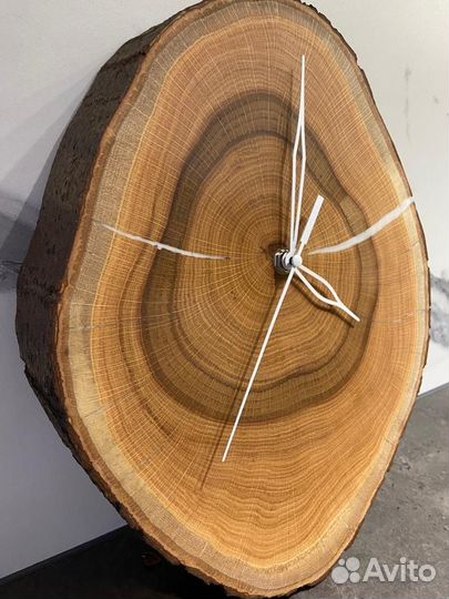 Часы из массива дерева, лофт, интерьер