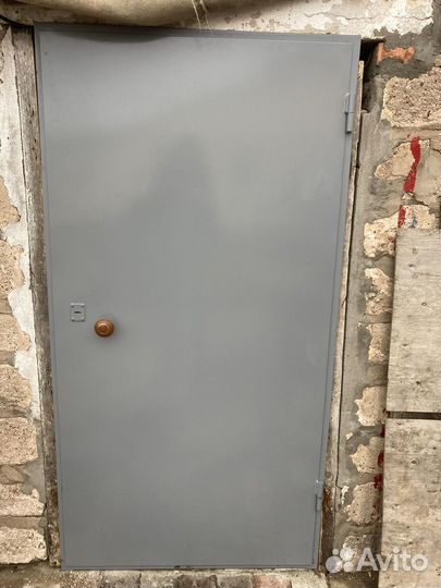 Металлическая входная дверь