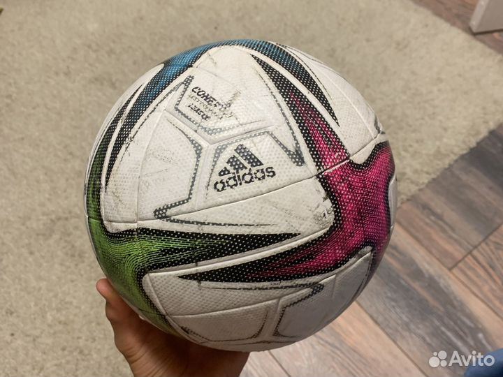 Футбольный мяч adidas