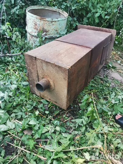 Печь для бани с баком для воды и отсеком для камня