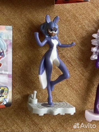 Киндер сюрприз Ледибаг и Суперкот