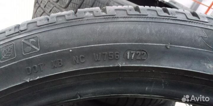 Pirelli Scorpion Winter 295/35 R21 и 315/30 R22 107V