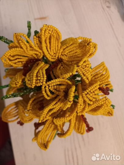 Цветы из бисера