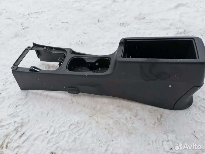 Консоль между сидений Nissan AD Y11