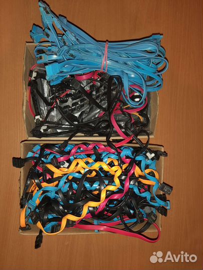 SATA кабели много