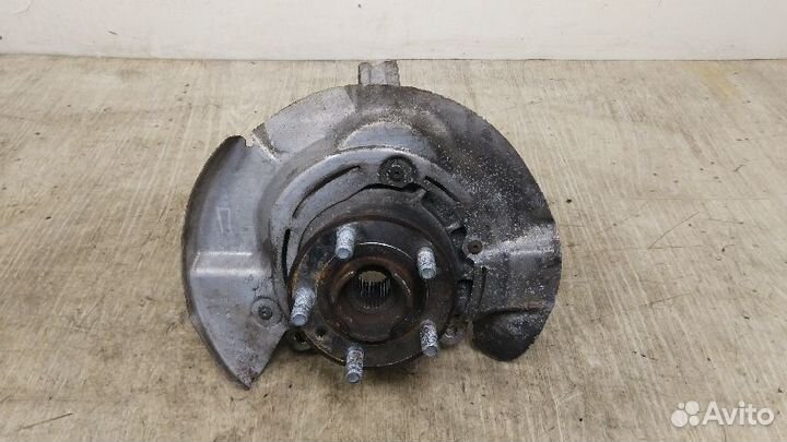 Кулак поворотный левый Land Rover / Discovery Spor