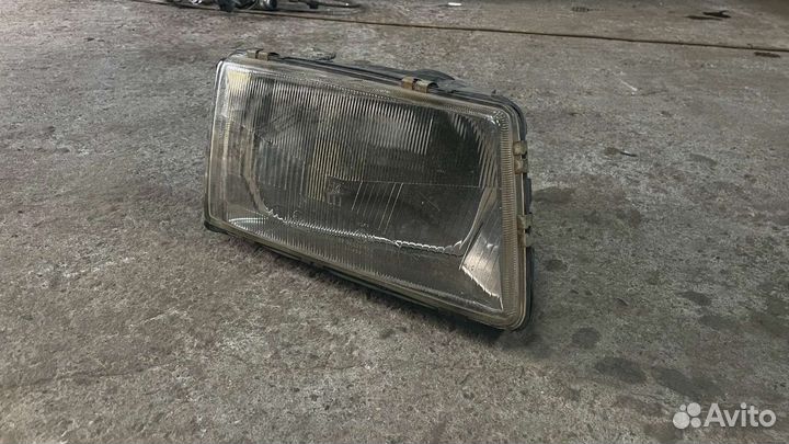 Фара правая audi 100 c3