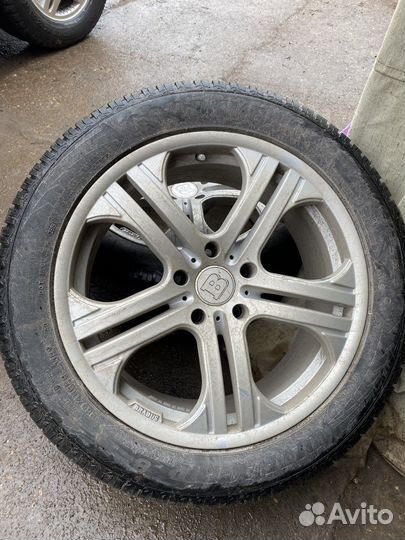 Goodyear UltraGrip 8 Performance 285/45 R20 M