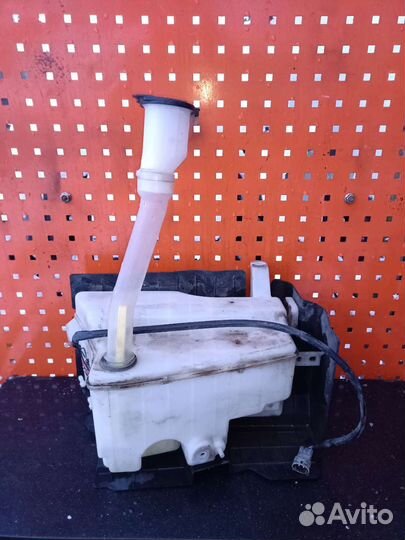 Бачок омывателя Тойота Ленд круизер 100