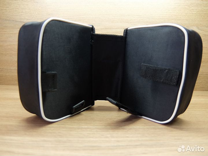 Сумка вперёд на раму чёрная, светоотражающая лента