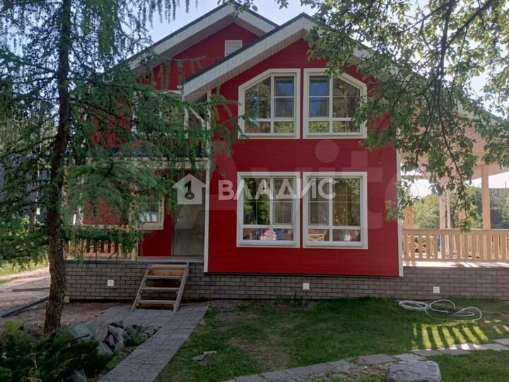 Дом 160 м² на участке 11 сот.