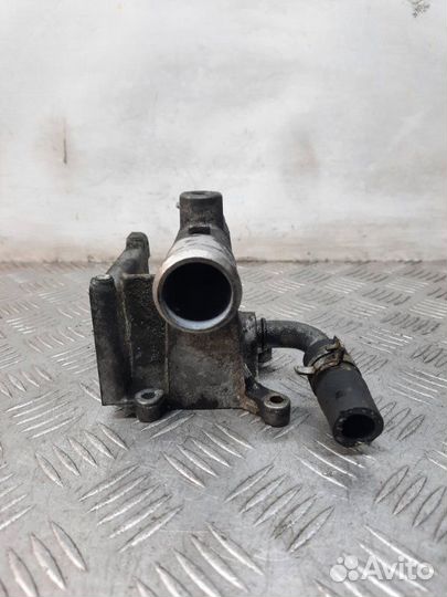 Фланец (тройник) системы охлаждения Volvo V50