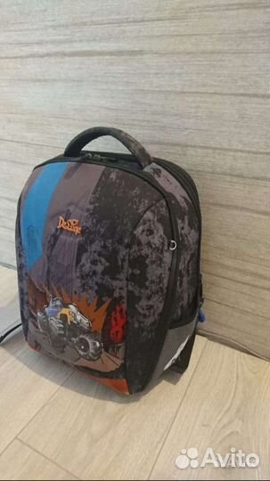Школьный рюкзак